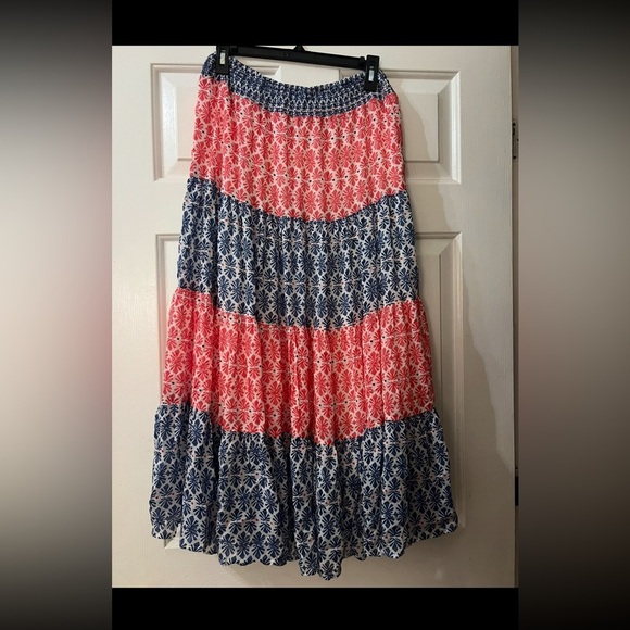 Vineyard Vines Block Print Tiered Skirt Floral Red and Blue Maxi Skirt - Picture 2 of 4